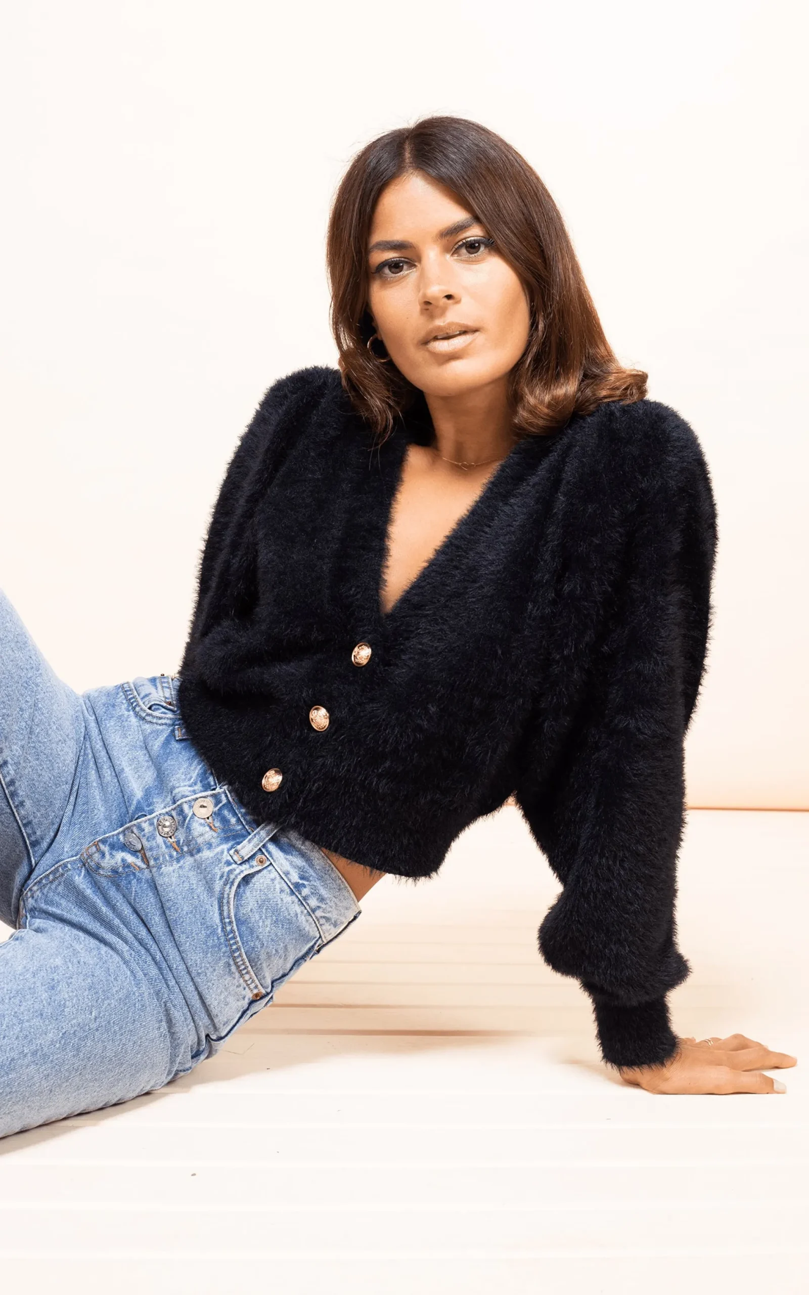 Ariana Cropped Cardigan In Black