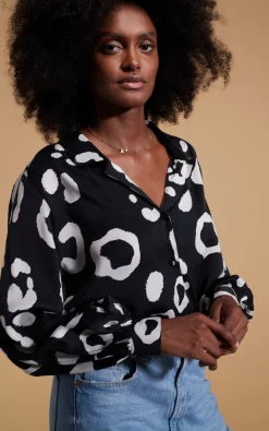 Dixie Balloon Sleeve Shirt In Oversized Mono Leopard