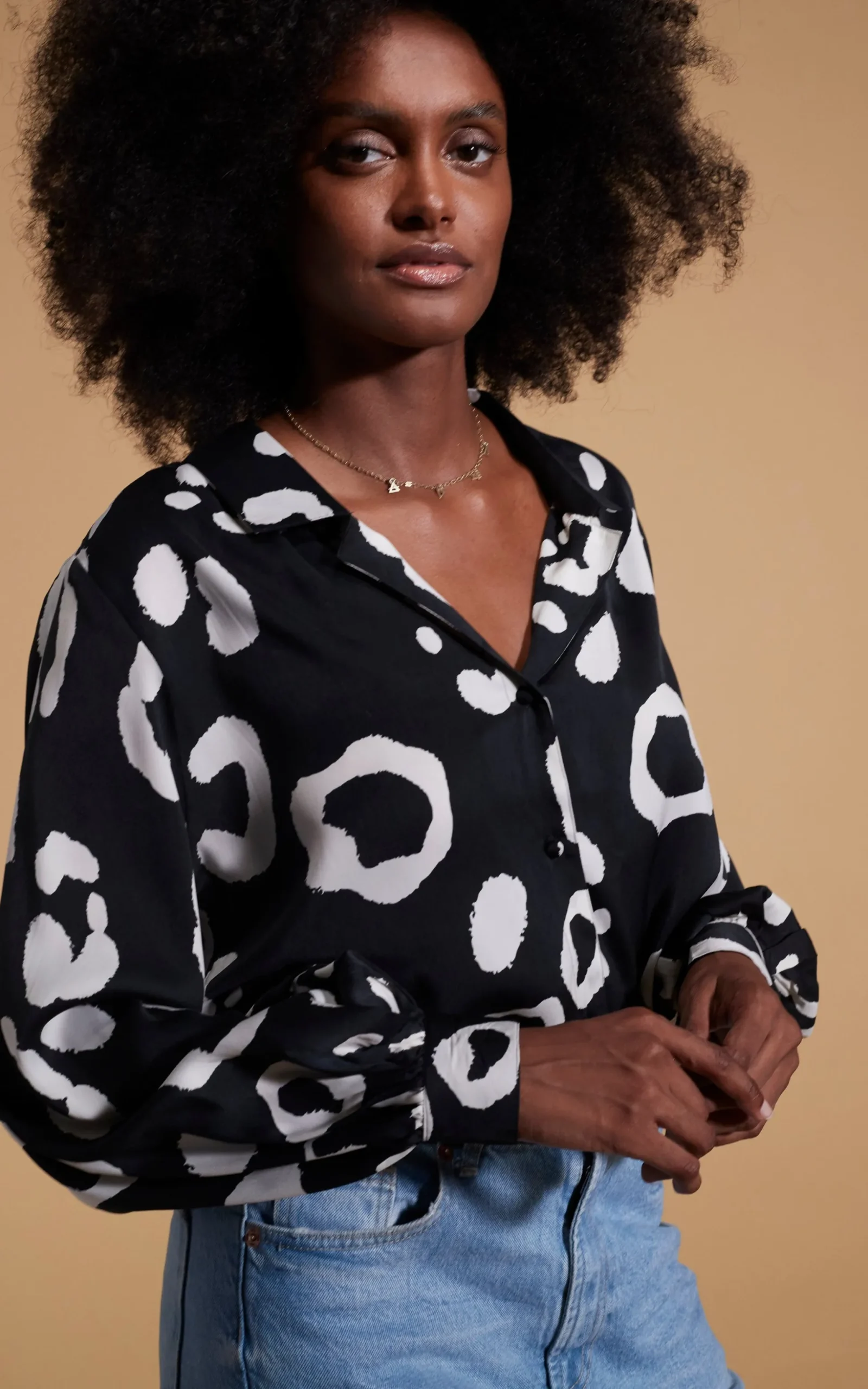 Dixie Balloon Sleeve Shirt In Oversized Mono Leopard
