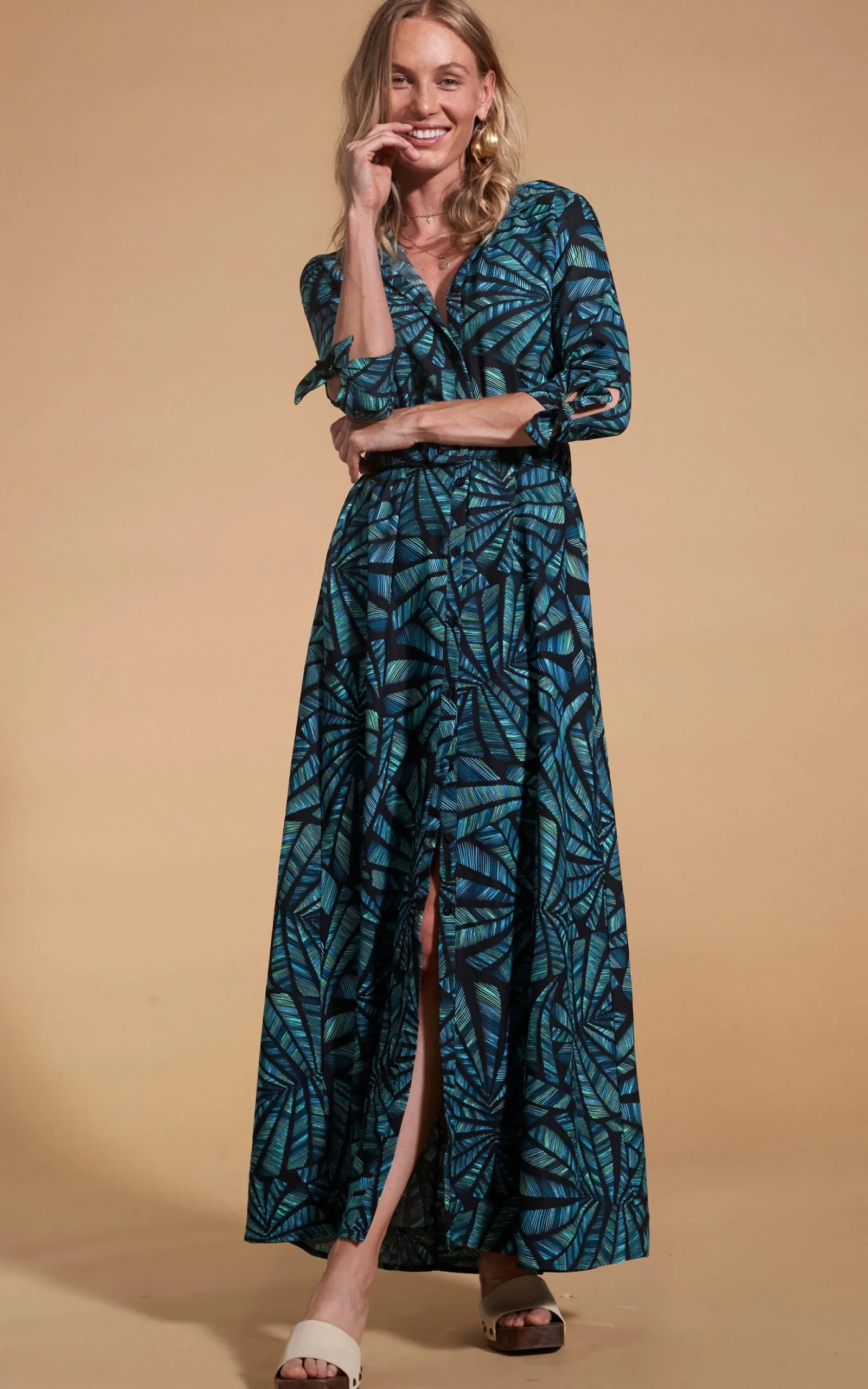 Dove Dress In Fan Turquoise On Black