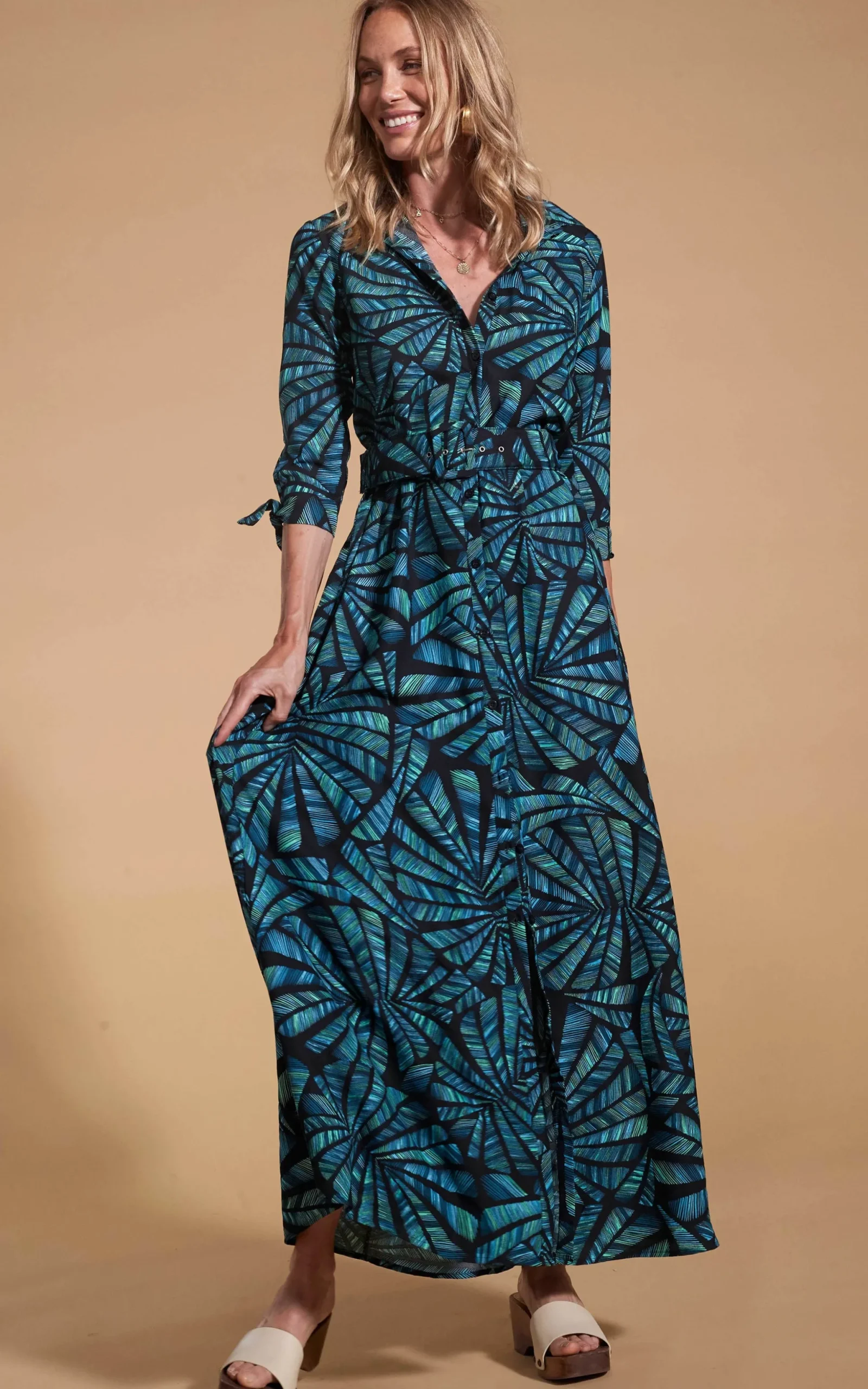 Dove Dress In Fan Turquoise On Black