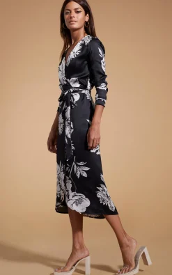 Yondal Dress In Black & White Peony