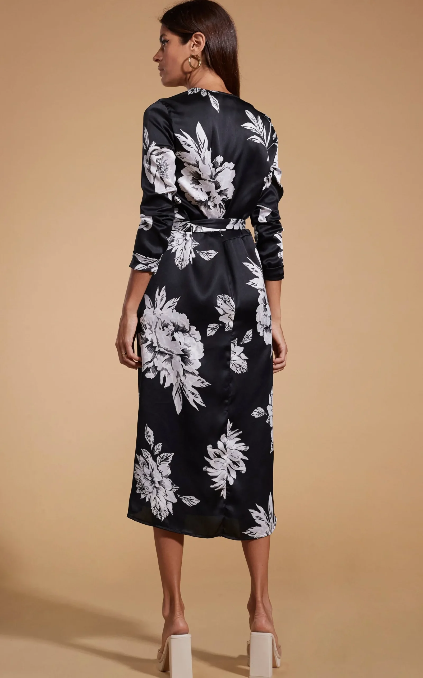 Yondal Dress In Black & White Peony